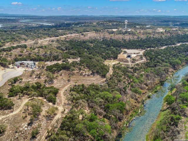 2042 Paradise Pkwy, Canyon Lake, TX 78133