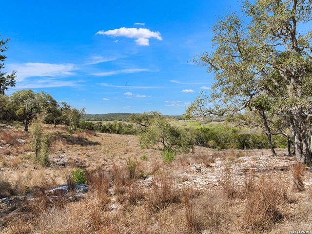 2042 Paradise Pkwy, Canyon Lake, TX 78133