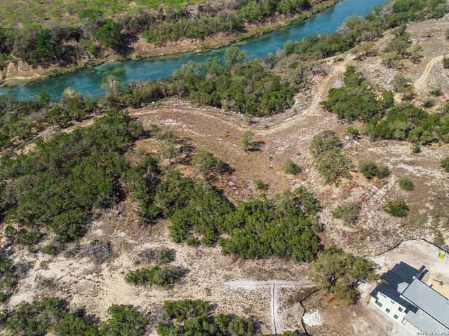 2042 Paradise Pkwy, Canyon Lake, TX 78133
