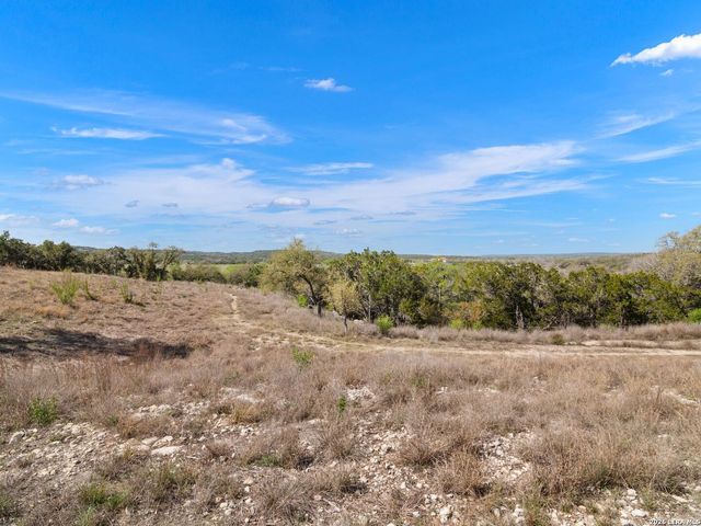 2042 Paradise Pkwy, Canyon Lake, TX 78133