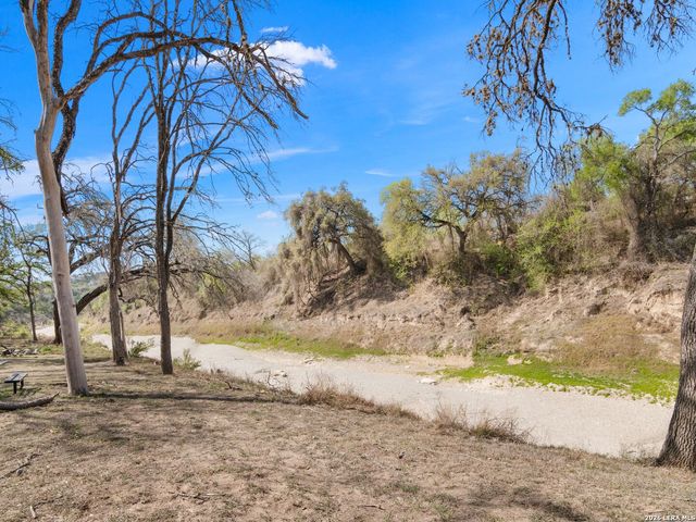 2042 Paradise Pkwy, Canyon Lake, TX 78133