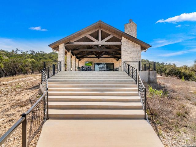2042 Paradise Pkwy, Canyon Lake, TX 78133