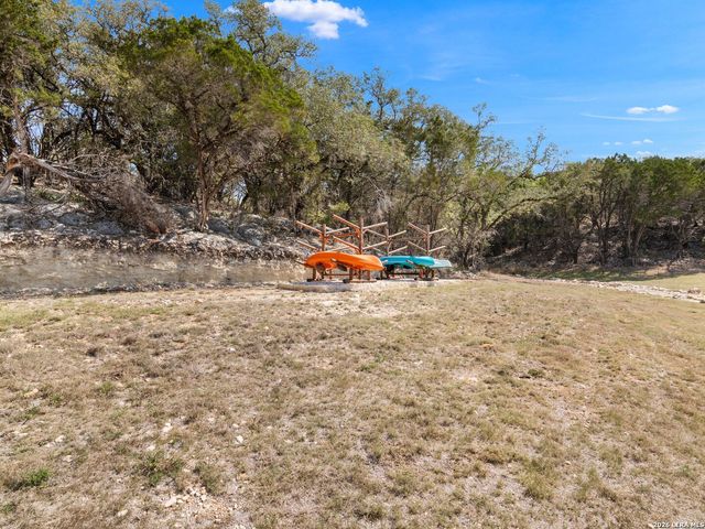 2042 Paradise Pkwy, Canyon Lake, TX 78133