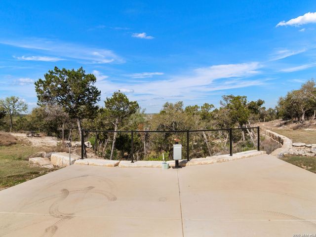 2042 Paradise Pkwy, Canyon Lake, TX 78133