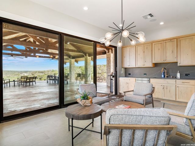 2042 Paradise Pkwy, Canyon Lake, TX 78133