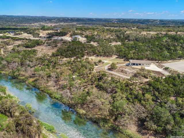 2042 Paradise Pkwy, Canyon Lake, TX 78133