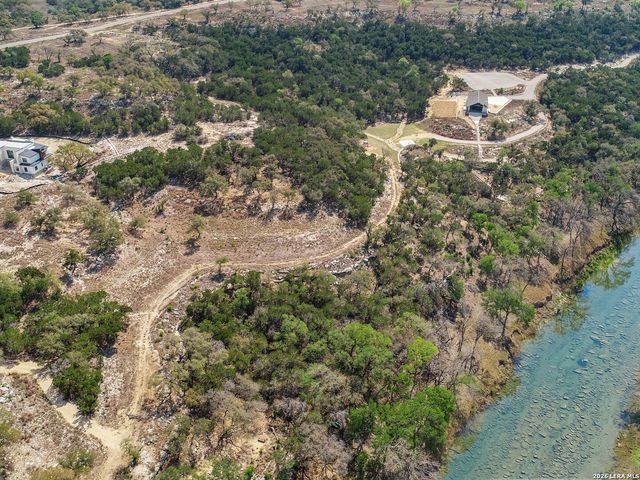 2042 Paradise Pkwy, Canyon Lake, TX 78133