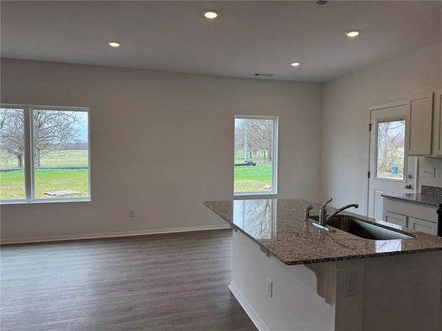 2901 B N Denver Street, Siloam Springs, AR 72761