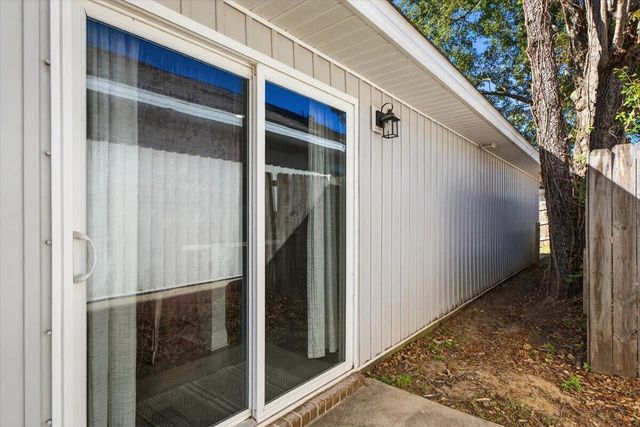 710 W Detroit Boulevard, City Of Pensacola, FL 32534