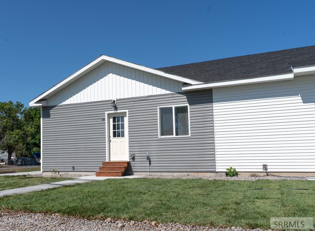 197 S 11th W, St Anthony, ID 83445