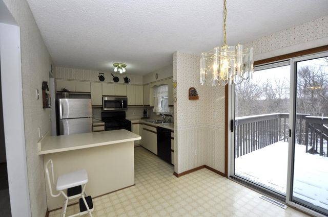 805 36th Street SW, Rochester, MN 55902