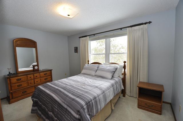 805 36th Street SW, Rochester, MN 55902