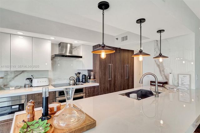 16425 Collins Avenue 311, Sunny Isles Beach, FL 33160