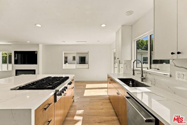 2481 Coolidge Avenue, Los Angeles, CA 90064