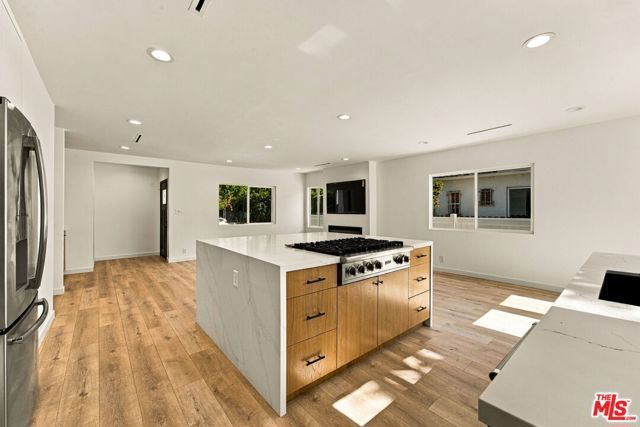 2481 Coolidge Avenue, Los Angeles, CA 90064