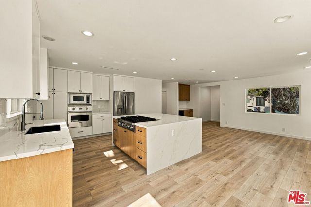 2481 Coolidge Avenue, Los Angeles, CA 90064
