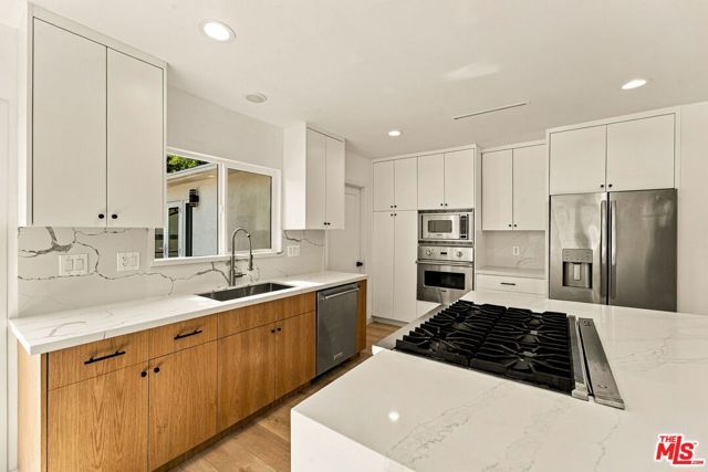 2481 Coolidge Avenue, Los Angeles, CA 90064