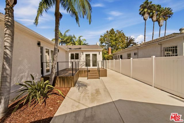 2481 Coolidge Avenue, Los Angeles, CA 90064