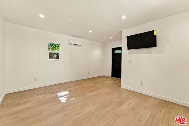 2481 Coolidge Avenue, Los Angeles, CA 90064