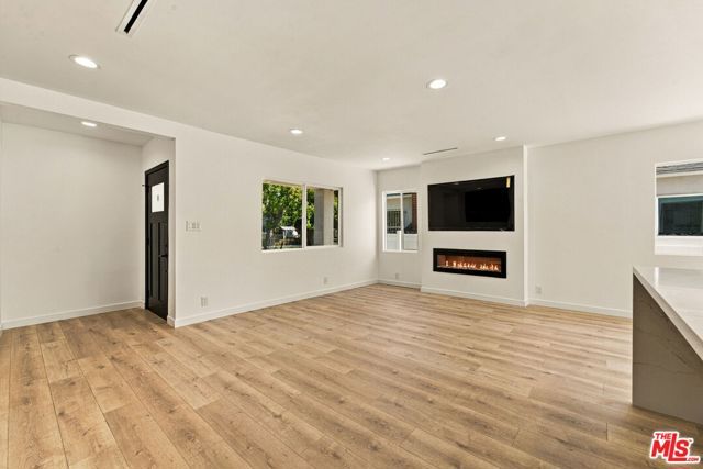 2481 Coolidge Avenue, Los Angeles, CA 90064