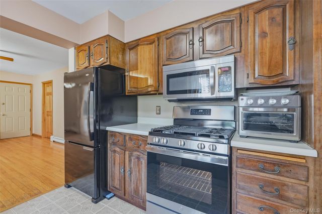 12 Kristi Lane, Poughkeepsie, NY 12601