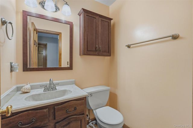 12 Kristi Lane, Poughkeepsie, NY 12601