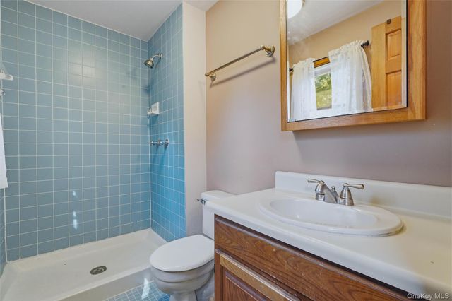 12 Kristi Lane, Poughkeepsie, NY 12601