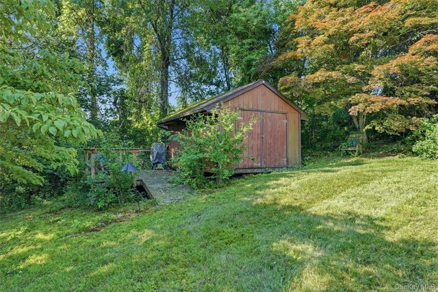 12 Kristi Lane, Poughkeepsie, NY 12601