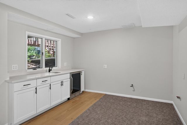 2709 Holloway Avenue E, North Saint Paul, MN 55109