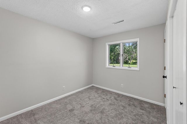 2709 Holloway Avenue E, North Saint Paul, MN 55109