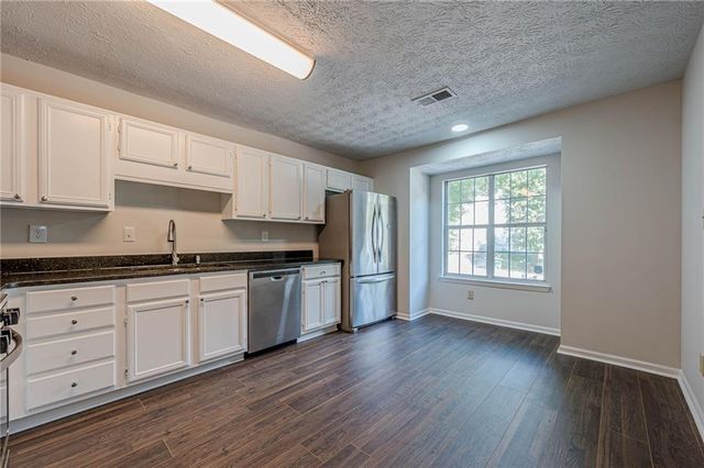 6614 Meadow Green Circle, Peachtree Corners, GA 30092