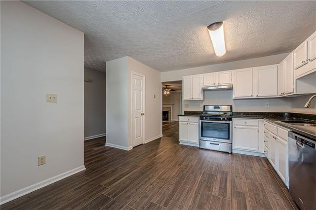 6614 Meadow Green Circle, Peachtree Corners, GA 30092