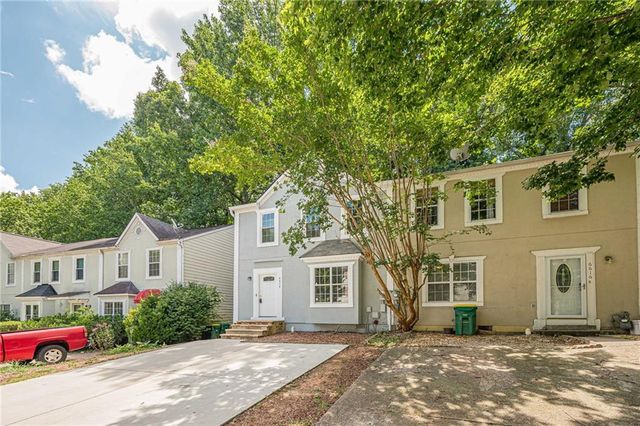 6614 Meadow Green Circle, Peachtree Corners, GA 30092