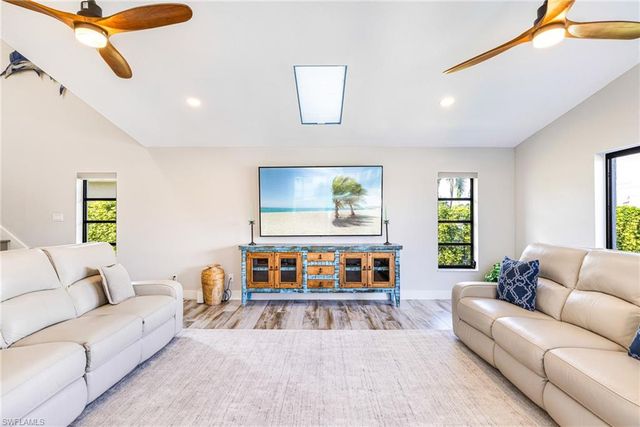 1911 32nd TER, Cape Coral, FL 33904