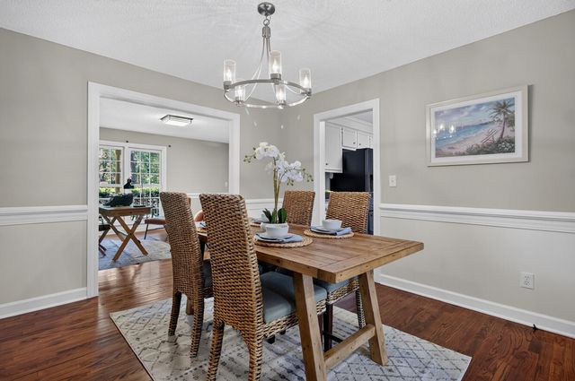 17 Plantation Circle, Summerville, SC 29485