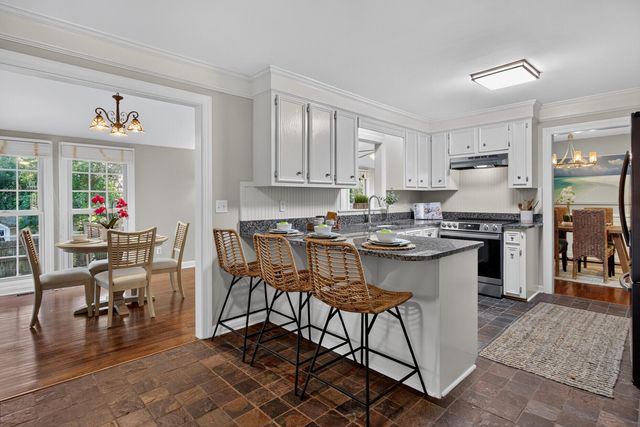 17 Plantation Circle, Summerville, SC 29485