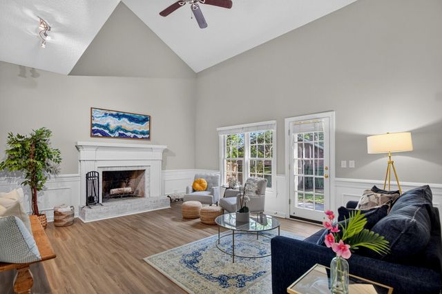 17 Plantation Circle, Summerville, SC 29485