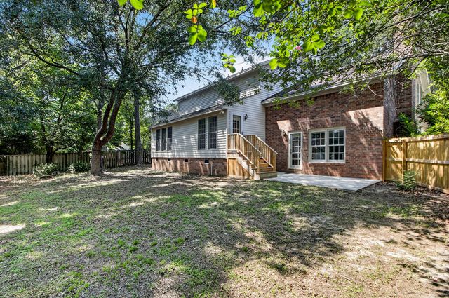 17 Plantation Circle, Summerville, SC 29485