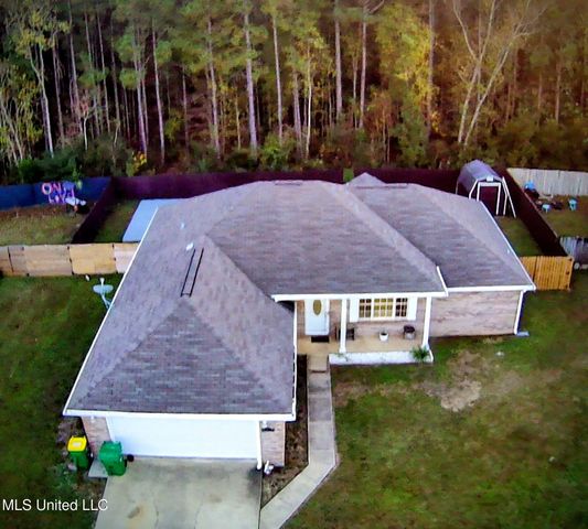 6911 S Pinehurst Drive, Ocean Springs, MS 39564