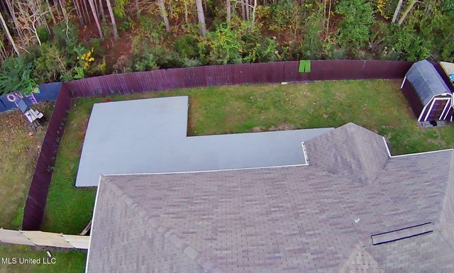 6911 S Pinehurst Drive, Ocean Springs, MS 39564