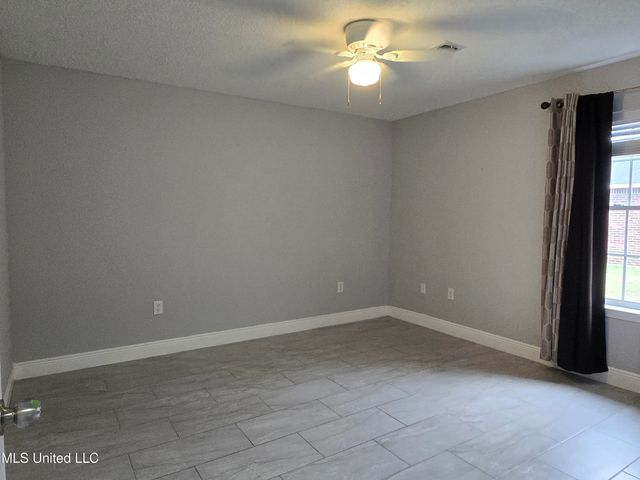 6911 S Pinehurst Drive, Ocean Springs, MS 39564