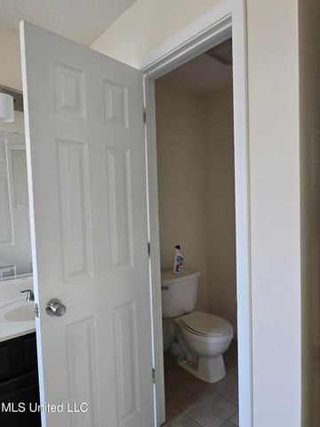 6911 S Pinehurst Drive, Ocean Springs, MS 39564