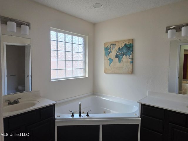 6911 S Pinehurst Drive, Ocean Springs, MS 39564