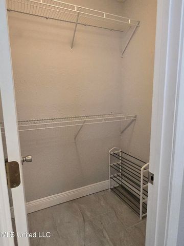 6911 S Pinehurst Drive, Ocean Springs, MS 39564