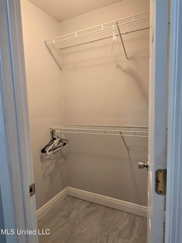 6911 S Pinehurst Drive, Ocean Springs, MS 39564