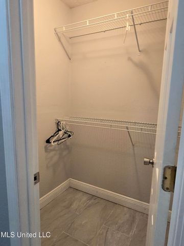 6911 S Pinehurst Drive, Ocean Springs, MS 39564