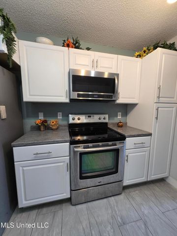 6911 S Pinehurst Drive, Ocean Springs, MS 39564