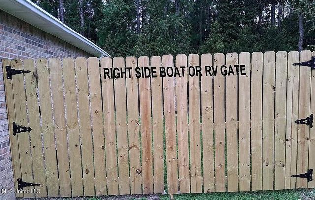 6911 S Pinehurst Drive, Ocean Springs, MS 39564