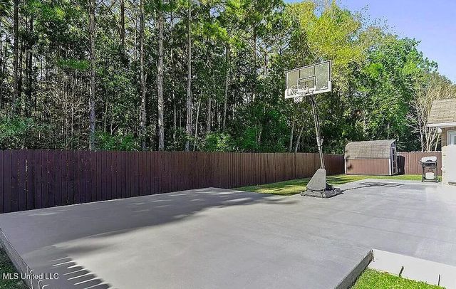 6911 S Pinehurst Drive, Ocean Springs, MS 39564