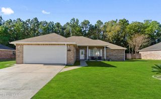 6911 S Pinehurst Drive, Ocean Springs, MS 39564